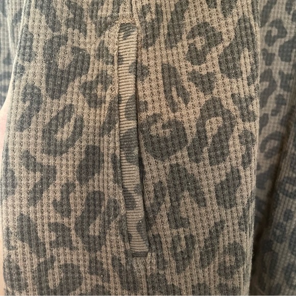 3/15💚 Miss Chiveous Waffle Knit Open Cardigan Taupe Brown Leopard Animal Print - Picture 3 of 6